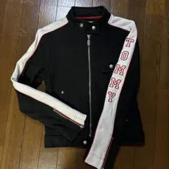 tommy girl ロゴ入り　黒ライダース風パーカー