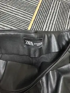 ZARA ブラック レザースキニーパンツ
