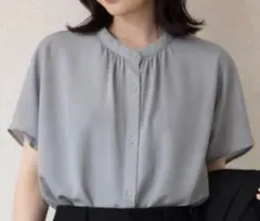 7*H様 GU 美品 落ち感ブラウス 半袖 ブルーグレー M バンドカラー 洗え