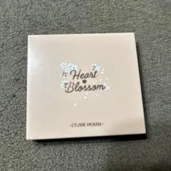ETUDE HOUSE Heart Blossom アイシャドウパレット