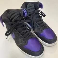 Nike エア　ジョーダン1 ハイカットスニーカー パープル