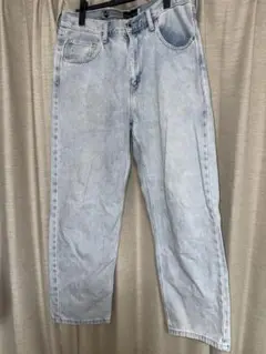Levi's シルバータブ　ルーズフィット