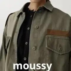 オリーブ色ミリタリージャケット