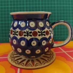 ポーリッシュポタリーマグカップ、コースター付き、