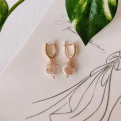 デザイン　イミテーションパール　フープピアス