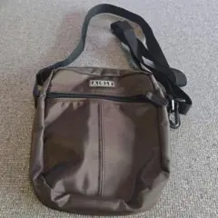 AIGLE ナイロン製ショルダーバッグ ブラウン