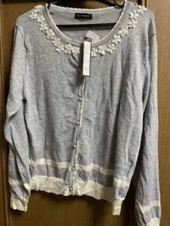 しまむら　お花パールボタンスカラップボーダー配色ニットカーディガンLLグレー灰色