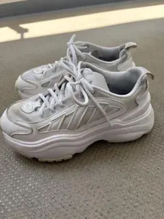 オズガイア Ozgaia 厚底スニーカー adidas Originalsのサムネイル