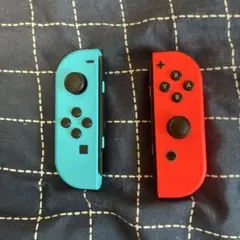 Nintendo Switch Joy-Conコントローラー 青と赤