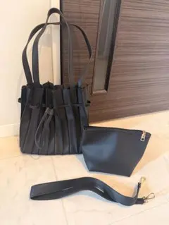 新品未使用プリーツ風ミニバケットバッグ ハンドバッグ ショルダーブラック2WAY