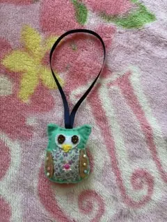 ハンドメイドフェルトふくろうマスコットのサムネイル