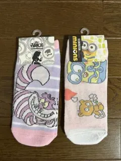 アリス・イン・ワンダーランド チェシャ猫 とミニオンズ ソックス　2足セットのサムネイル