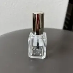 Orienネイル空ボトルボール入り 四角形ボトル