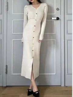 RESEXXY ゴールドボタンタイトニットワンピース アイボリー