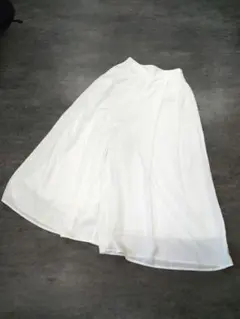 美品❤️ GU　キュロット　ガウチョ　スカート　パンツ　ホワイト