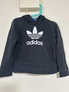 adidas ブラックトレフォイルパーカー 110cm