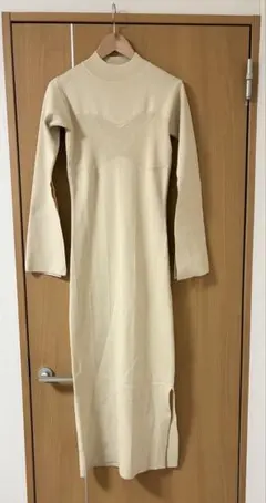 新品！Wスリットニットロングワンピース アイボリー フリー 韓国風 あざと可愛い
