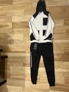 Under Armour フード付きジャージセット
