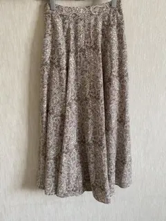 ナチュラルビューティーベーシック ペイズリープリントスカート