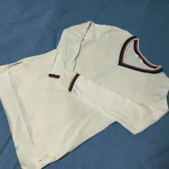 UNIQLO　Vネックニット　M　カシミア混