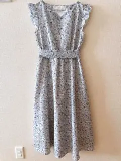 水色　リバティ　フラワープリント ワンピース　tocco