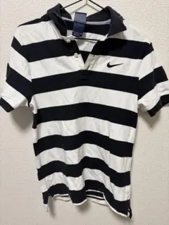 Nike ネイビーと白のストライプ ポロシャツ