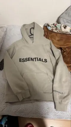 ESSENTIALS パーカー