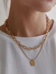 SHEIN DAZY ゴールド ネックレスのサムネイル