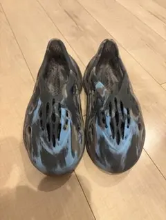 adidas Yeezy Foam Runner “MX CINDER”のサムネイル