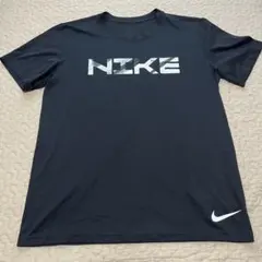 NIKE Tシャツ ブラック ロゴプリント　スポーツウェア　ナイキのサムネイル