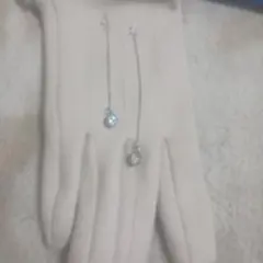 ロングチェーンクリスタルピアス