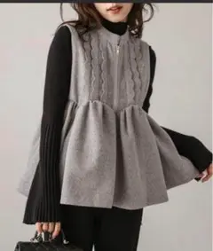AMELY フロントスカラップペプラムベスト　Lグレー　フロントジップ