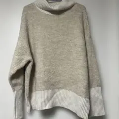 ベージュ系 タートルネック ニット