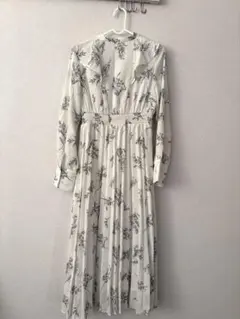 Natural Beauty Basic ロングワンピース 白色 Mサイズ