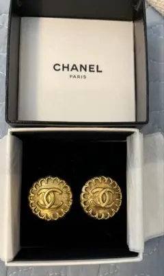 CHANEL ゴールドロゴクリップイヤリング