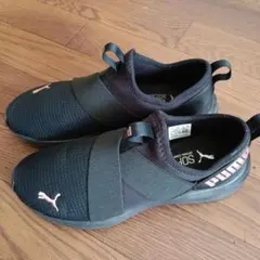 中古PUMA スリッポンスニーカー ブラック２４ｃｍ
