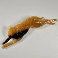 【べっ甲調】ヒョウ 豹 ブローチ 躍動感あふれる動物モチーフ レトロ