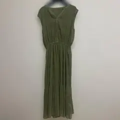 シフォン系プリーツ加工ロングワンピース