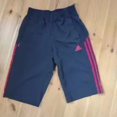 adidas ハーフパンツ ブラック レッド