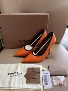 BURBERRY パンプス　オレンジのサムネイル