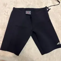 ウェットパンツ