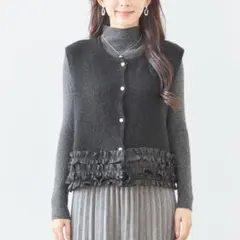 【新品】フリルデザインベスト（黒）　M〜L