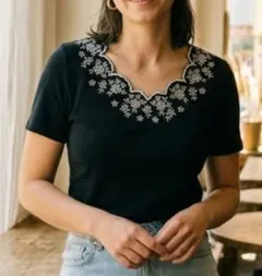 美品 LAURA ASHLEY ネイビー 刺繍半袖Tシャツカットソー L 花柄のサムネイル