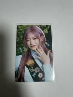 IVE イソ　LEESEO トレカ