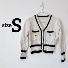 ✨️お買得‼️ カーディガン 【S】 ホワイト ブラック 個性的 可愛い 花 ボタン