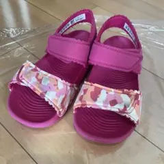 adidas キッズサンダル ピンク 迷彩柄