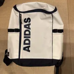 ADIDAS ホワイト/ネイビー リュック30L