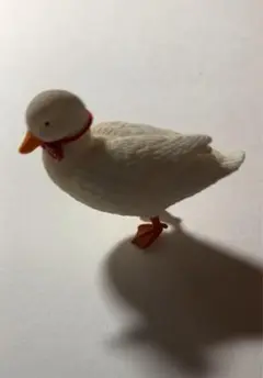 白いアヒルのミニチュアフィギュア