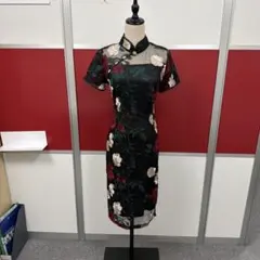 チャイナドレス 黒色 刺繍入り 半袖