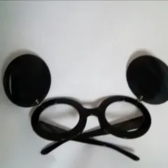 黒いラウンドフレームメガネ　サングラス